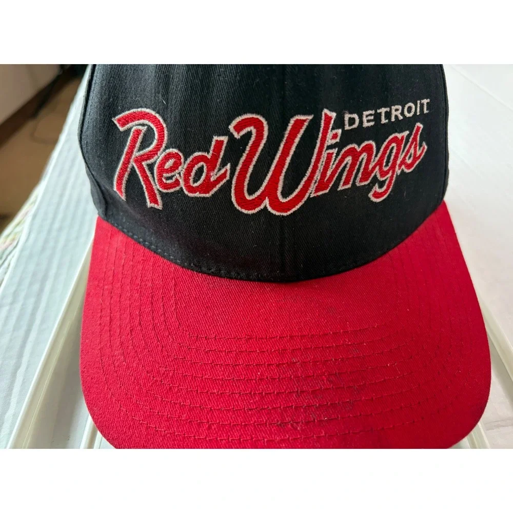 Zephyr Detroit Red Wings NHL Snapback Hat Black Red Green Underbrim Mens Cap